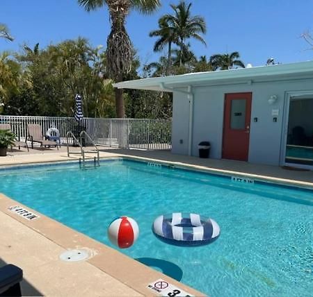 Sunshine Island Inn - Adults Only Sanibel Bagian luar foto